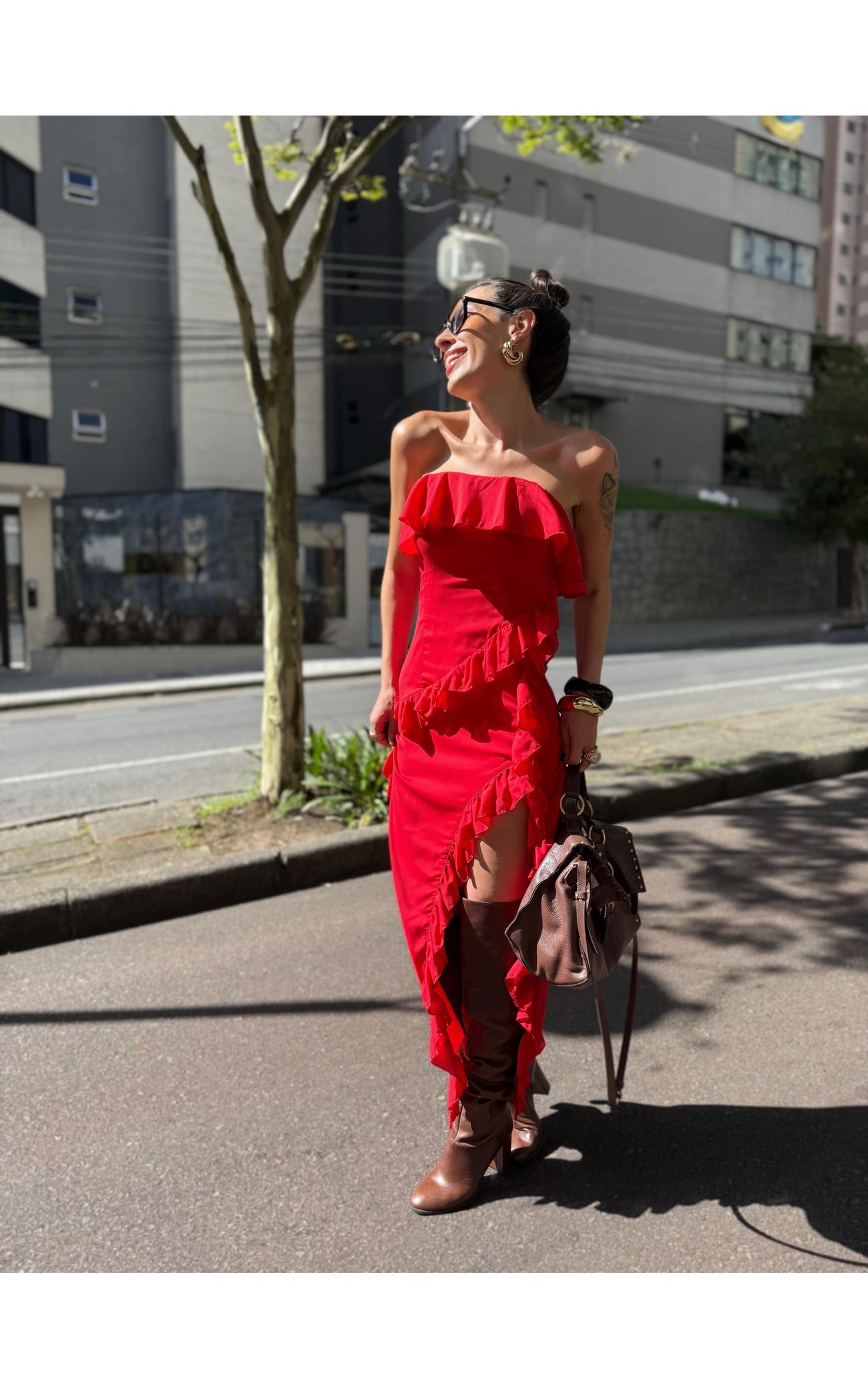 Vestido Tomara que Caia Babados e agenda Alessandra - Off White 