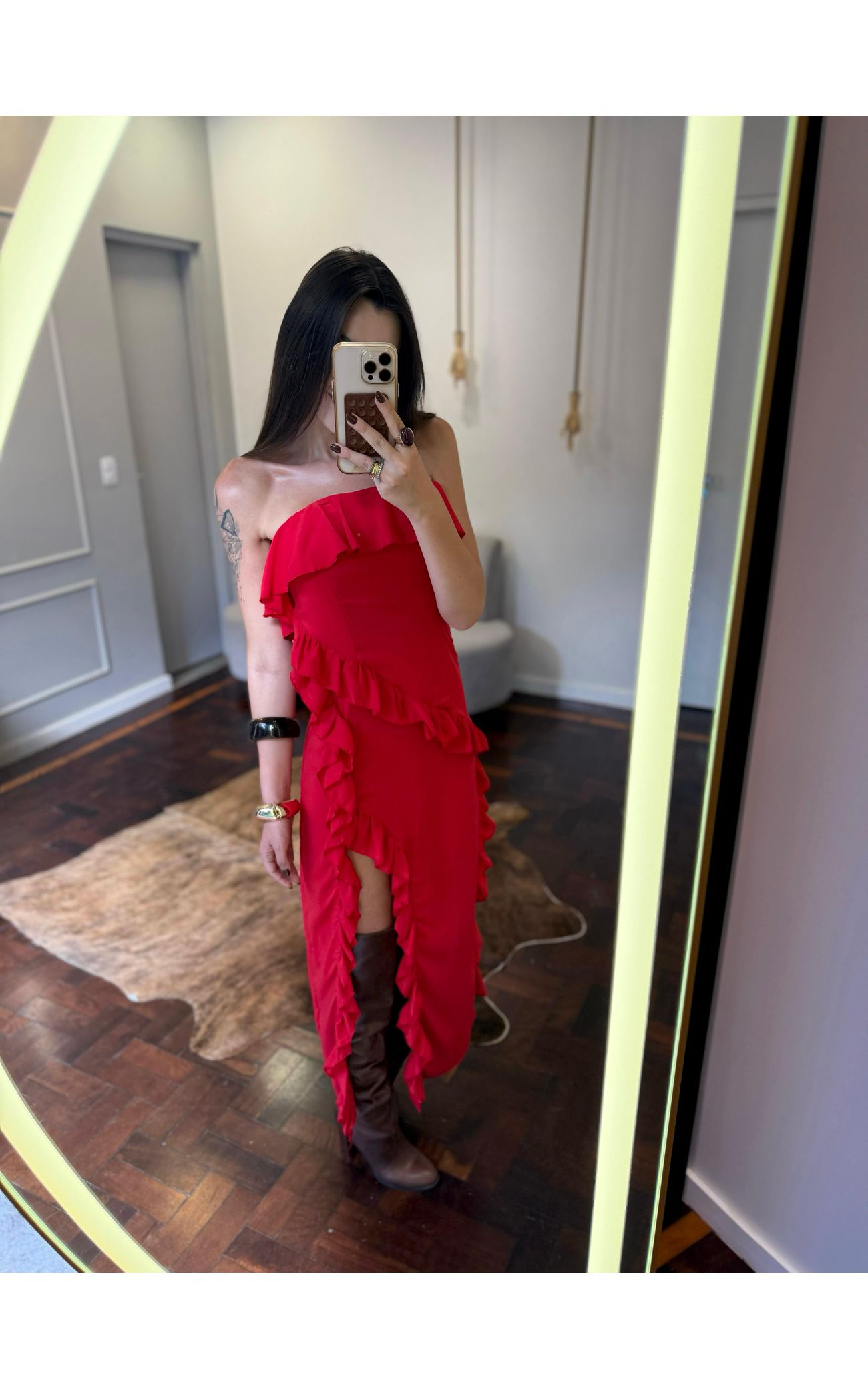 Vestido Tomara que Caia Babados e agenda Alessandra - Off White 