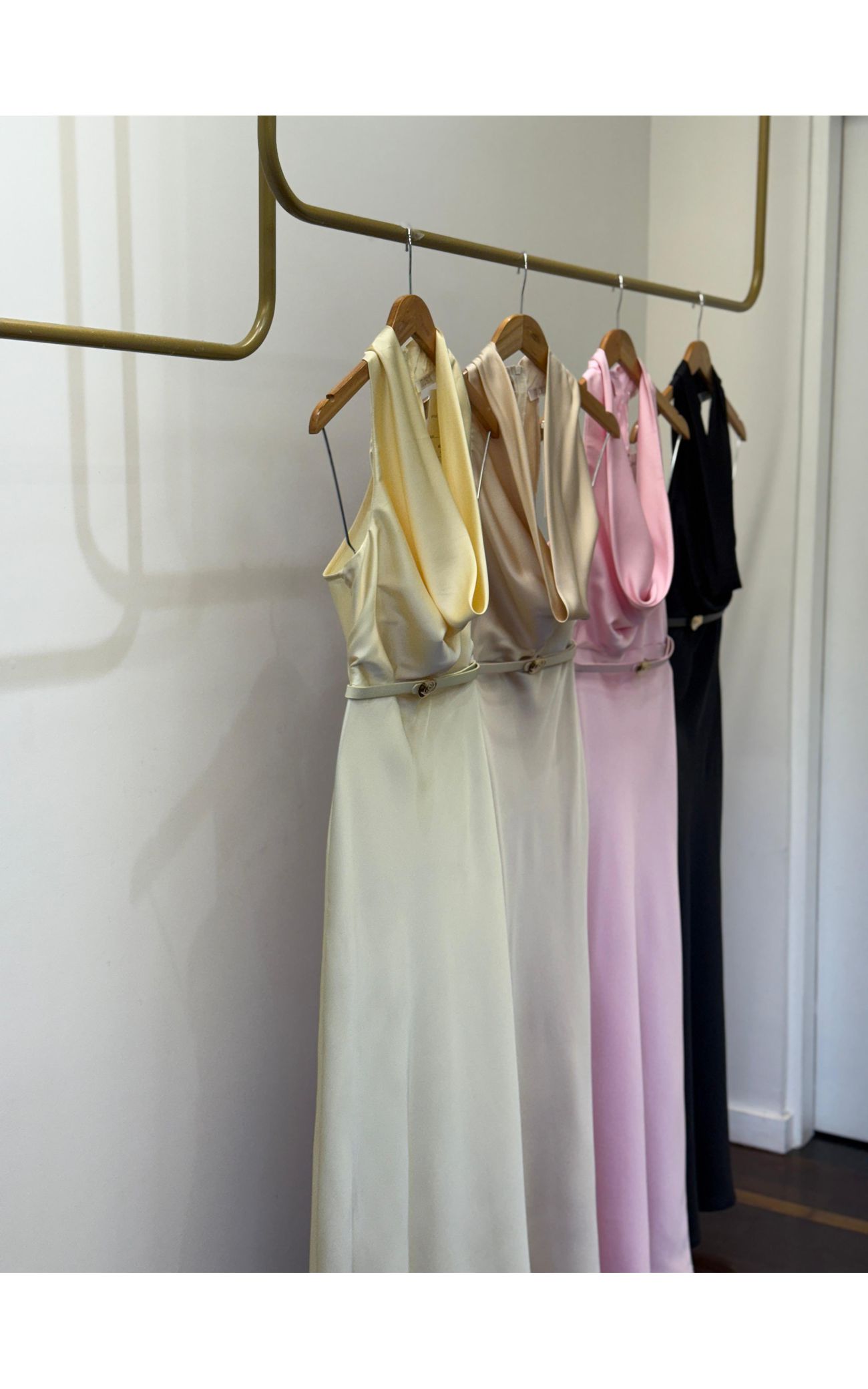 Vestido Cetim Gola Boba Gabriela - Amarelo Manteiga 