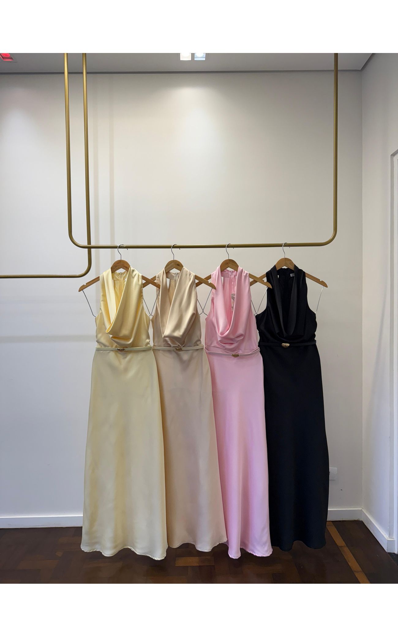 Vestido Cetim Gola Boba Gabriela - Amarelo Manteiga 