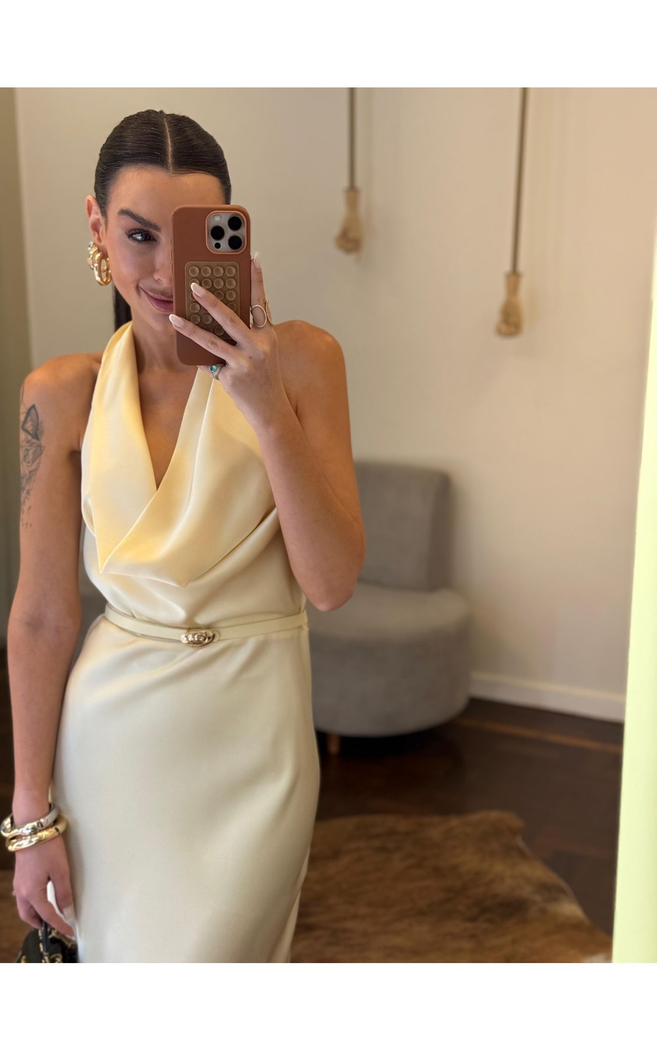 Vestido Cetim Gola Boba Gabriela - Amarelo Manteiga 