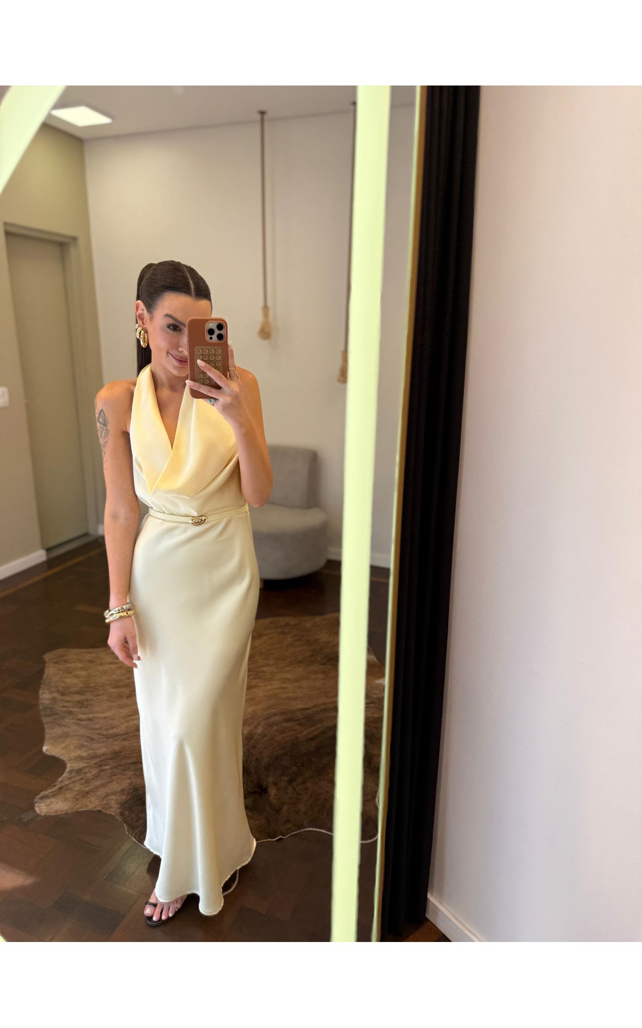 Vestido Cetim Gola Boba Gabriela - Amarelo Manteiga 