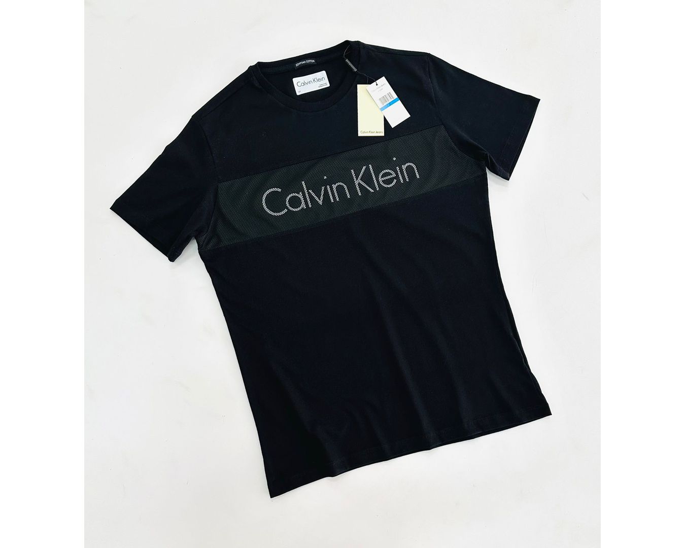 CAMISETA CALVIN KLEIN DIFERENCIADA - PRETO