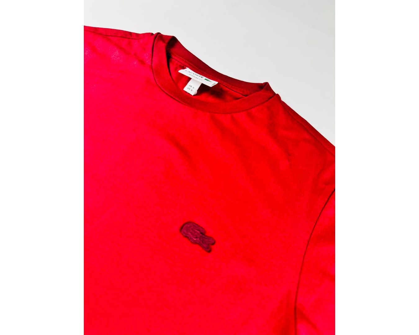 Camiseta Lacoste - Vinho - Monocromática 