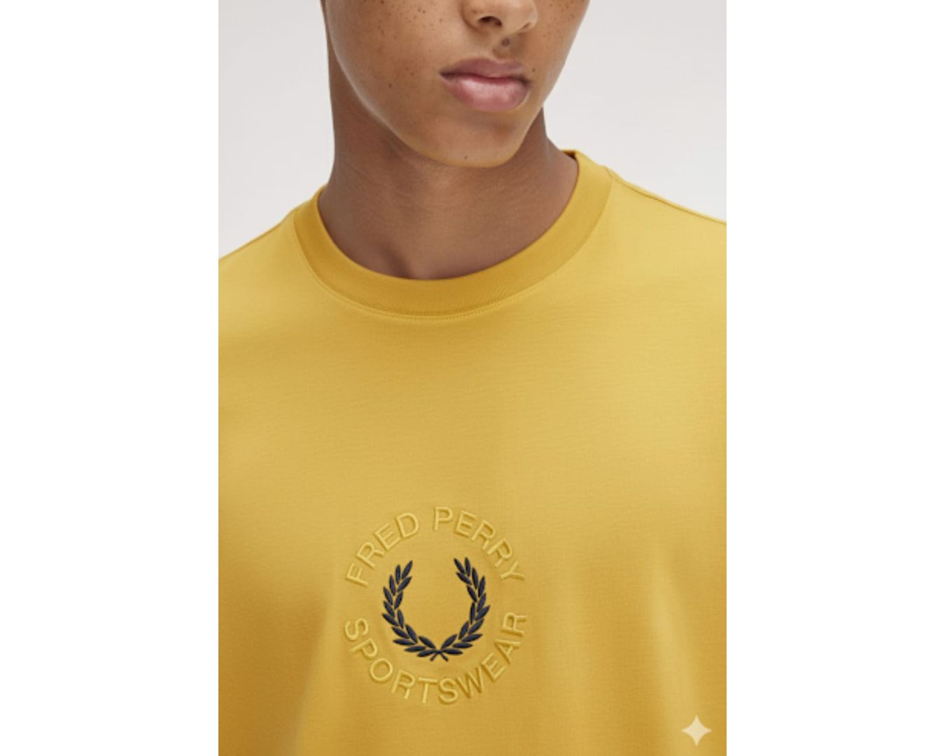 Camiseta Fred Perry - Amarelo - Bordada