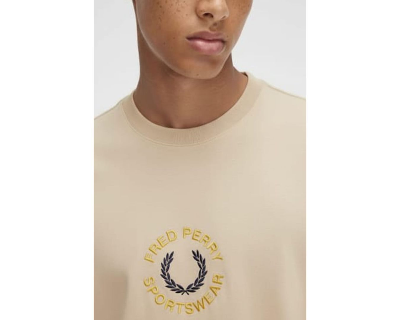 Camiseta Fred Perry - bege - Bordada