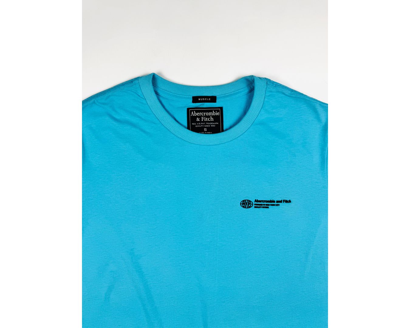 Camiseta Abercrombie - Azul Claro