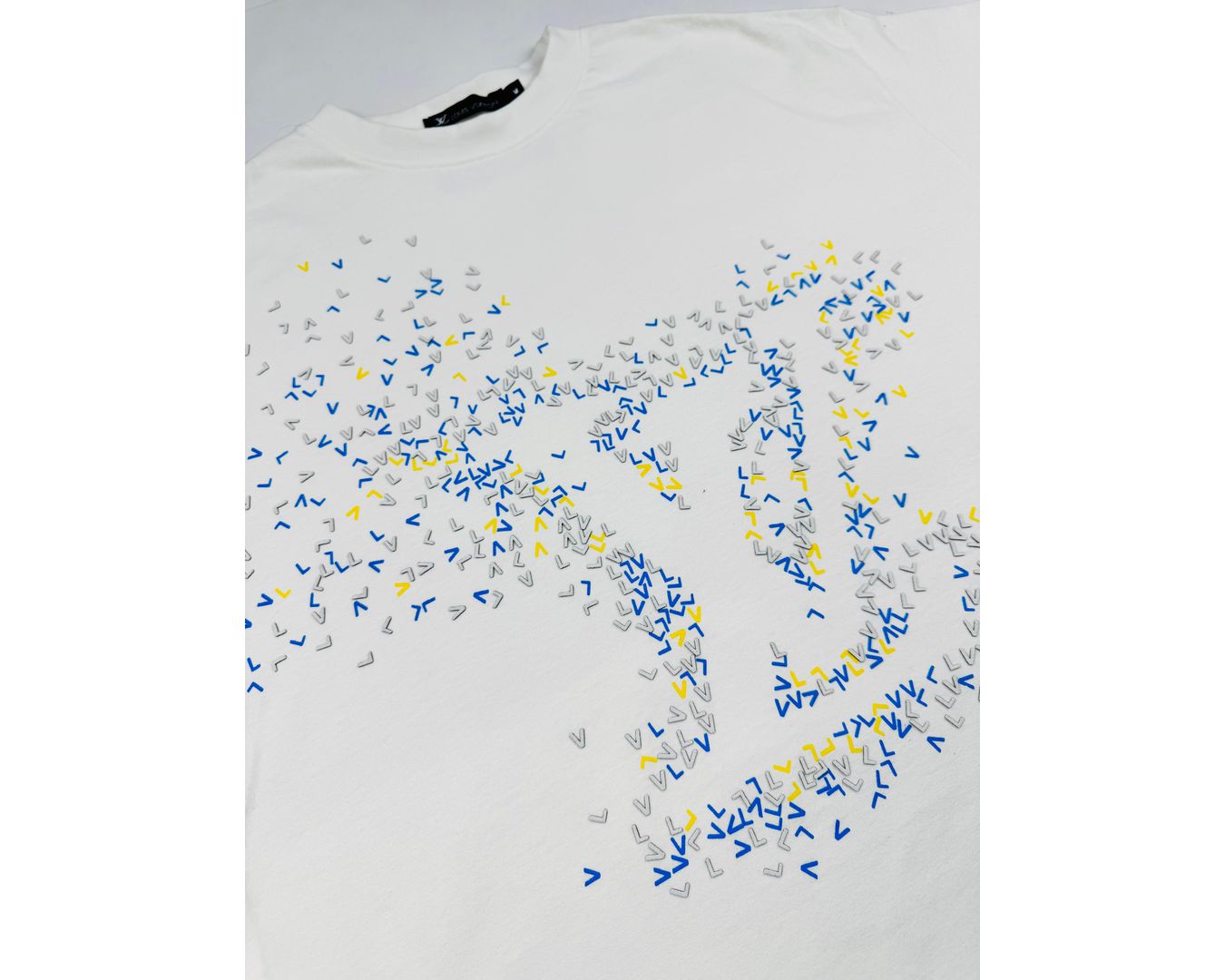 CAMISETA LV OVERSIZED PERFUMADA - BRANCA