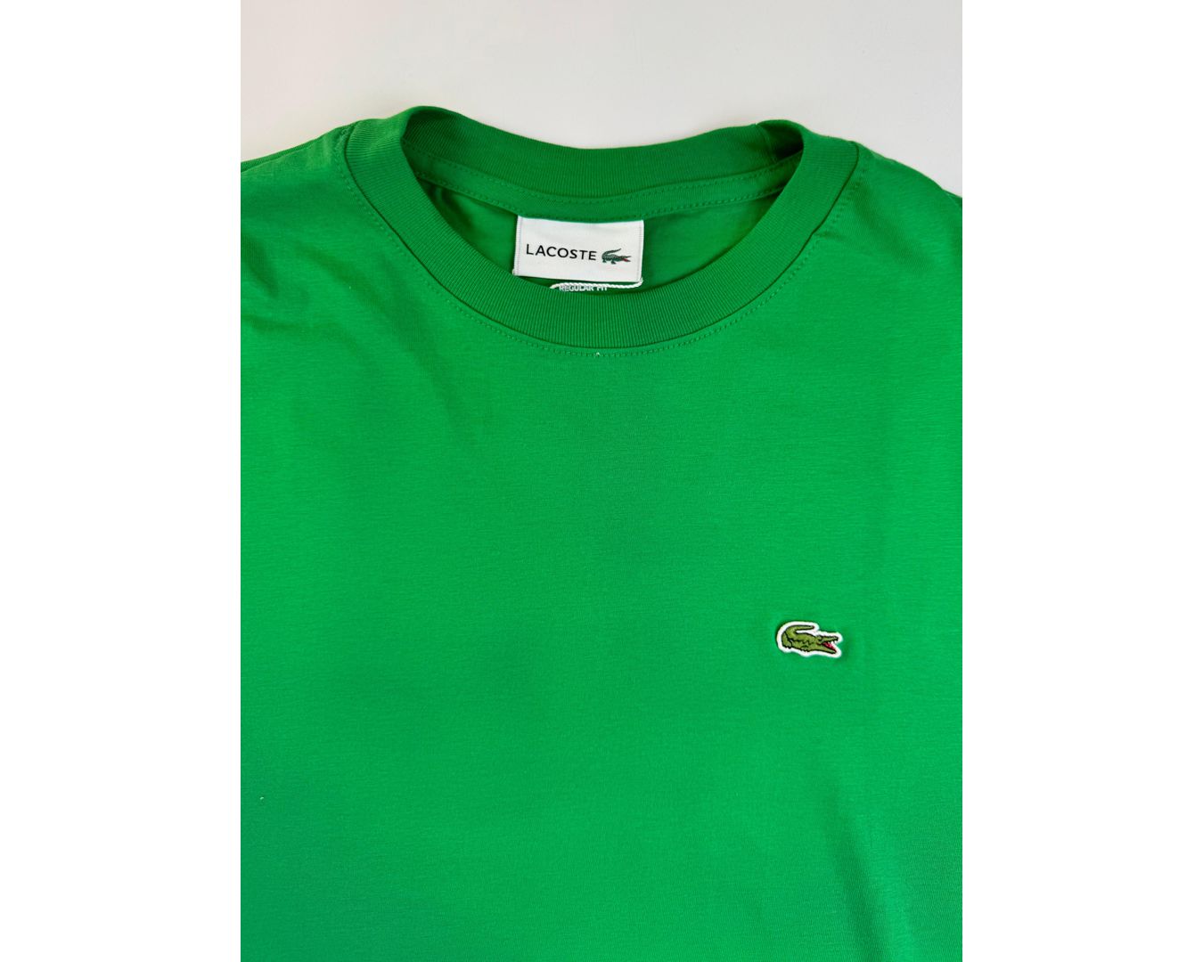 Camiseta Lacoste com Bag 