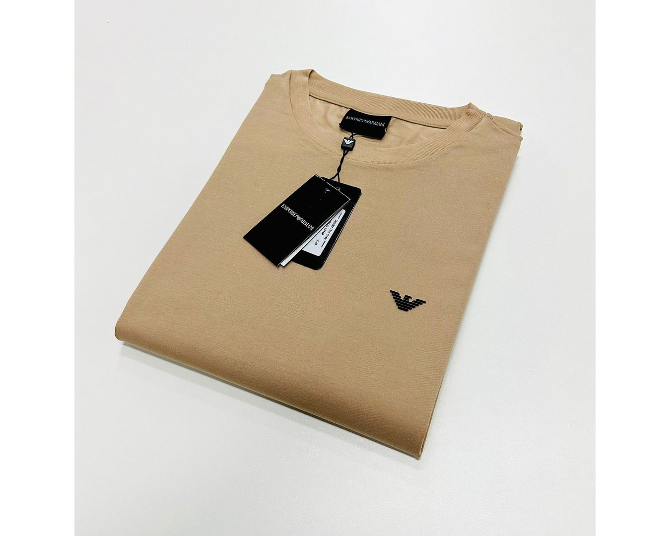 CAMISETA BÁSICA EMPORIO ARMANI - BEGE ARGILA