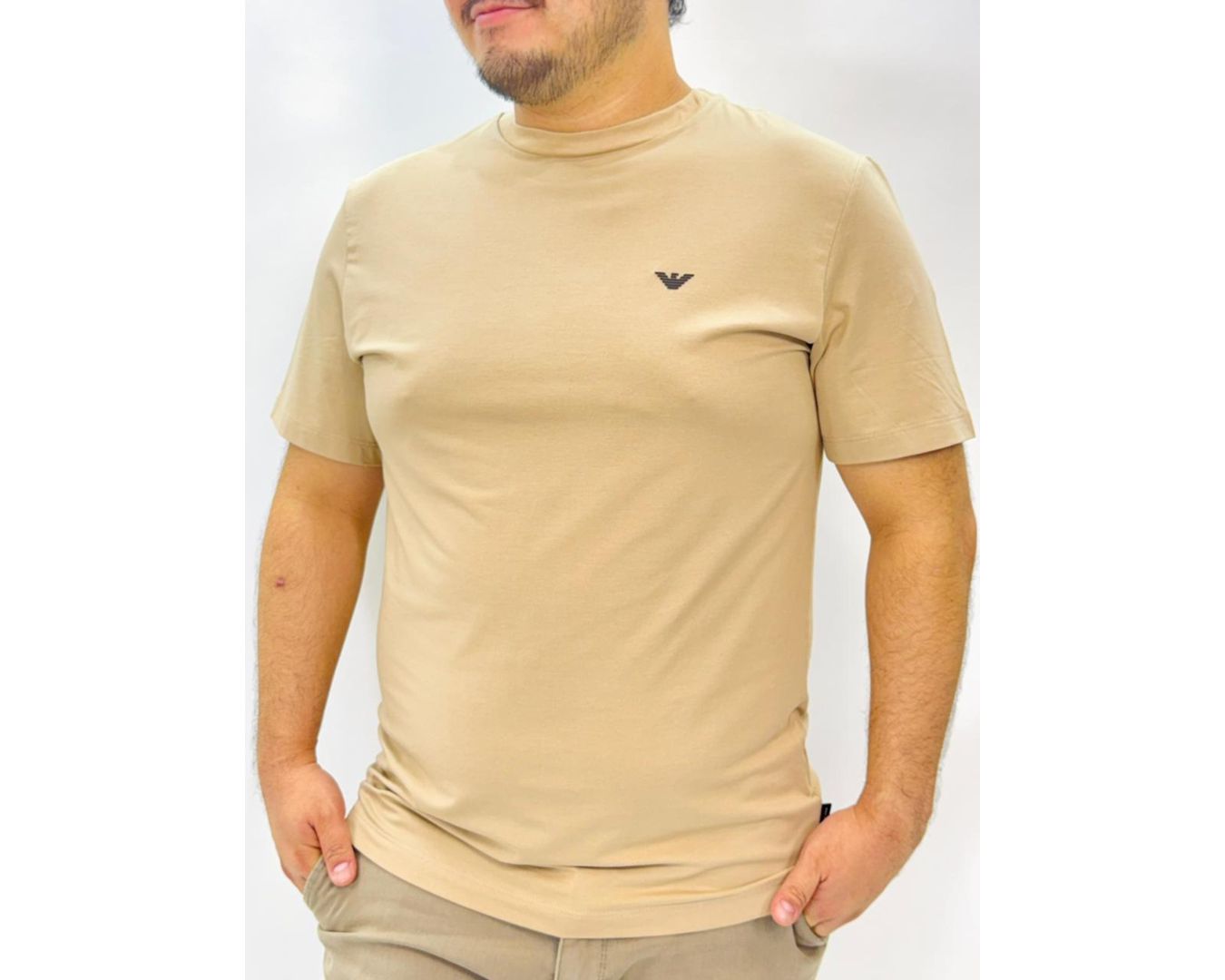 CAMISETA BÁSICA EMPORIO ARMANI - BEGE ARGILA