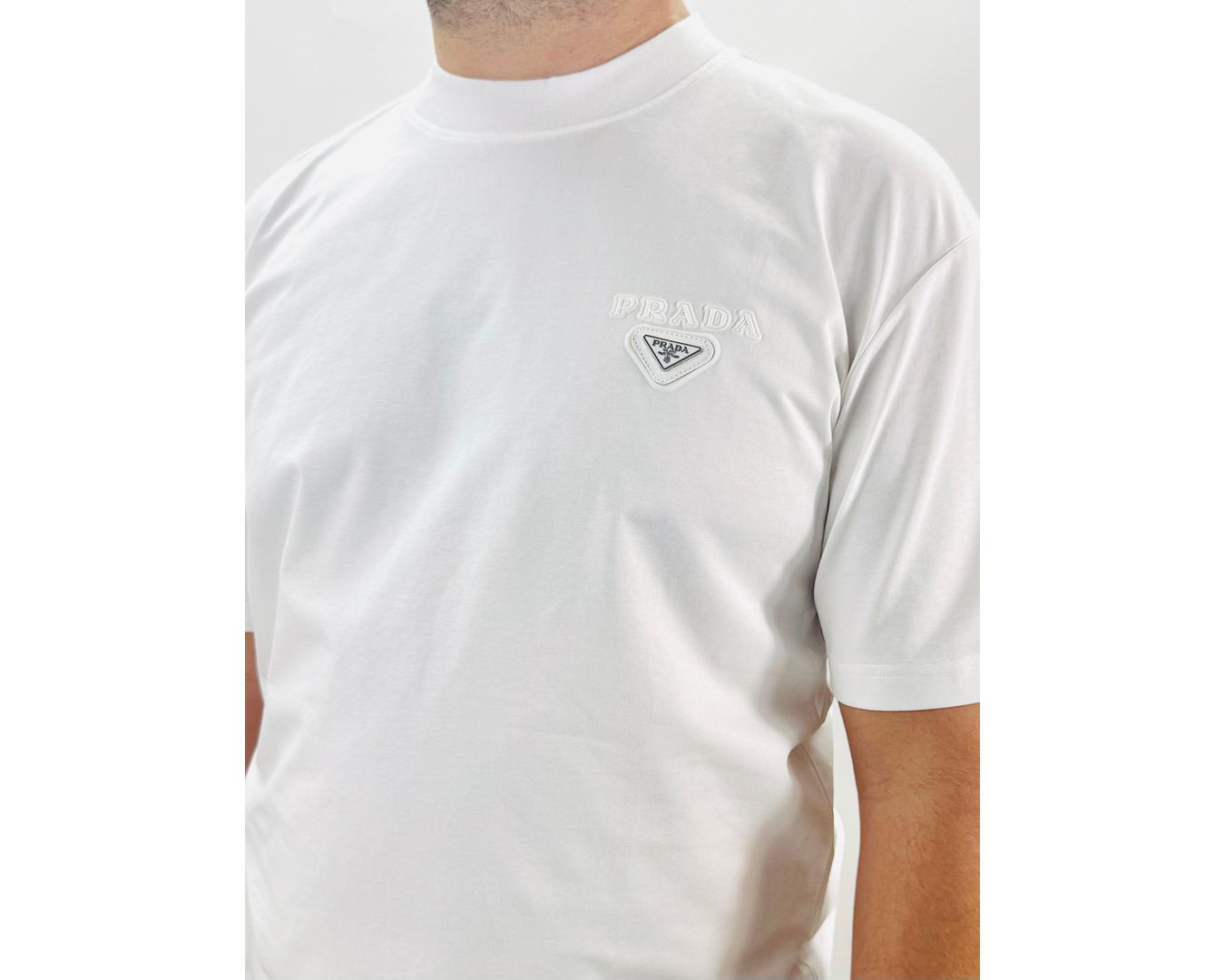 CAMISETA PRADA - IMPORTADA*