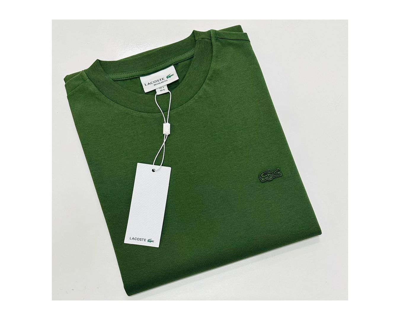 Camiseta Lacoste - Monocromática 