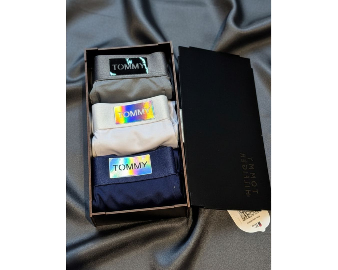 KIT 3 CUECAS CAIXA DE MADEIRA - Tommy Hilfiger