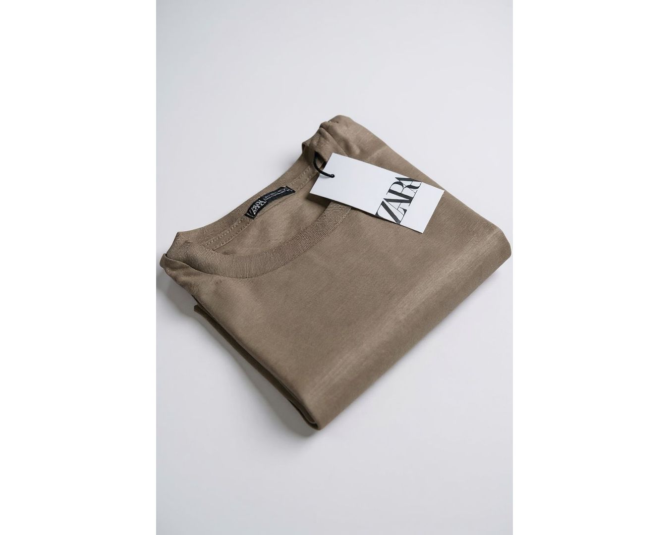 CAMISETA ZARA PRETA 