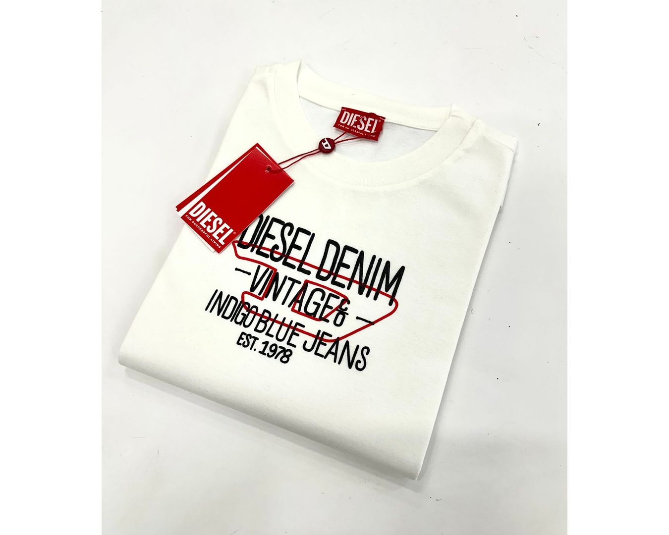 Camiseta Diesel - Branca - Egípcia 