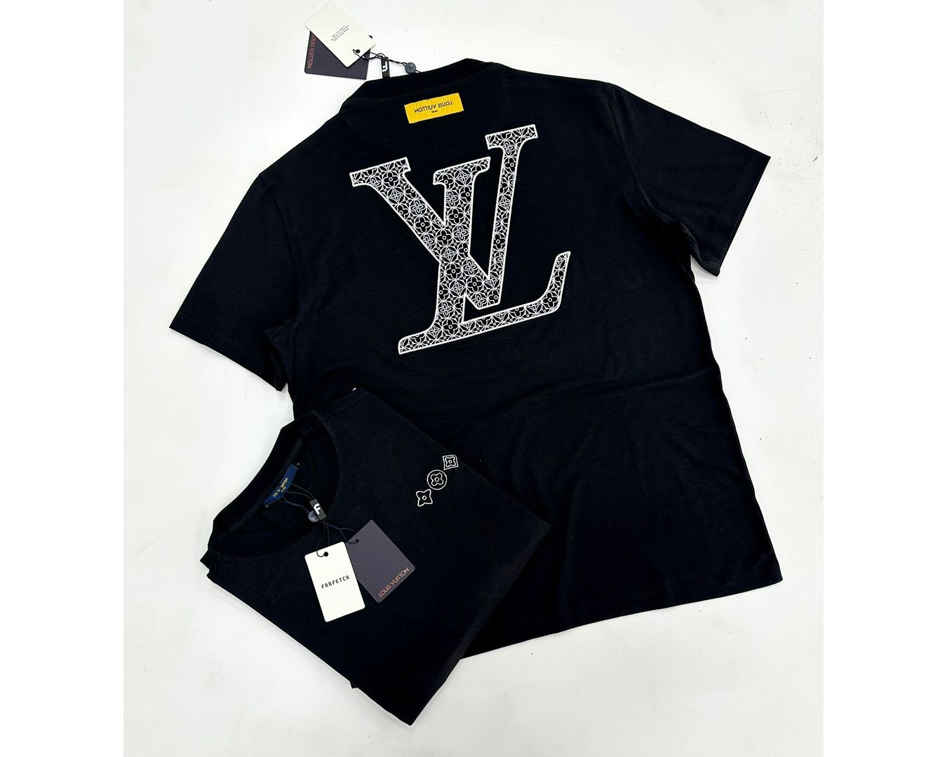 Camiseta Louis Vuitton - Preta - Chinesa 