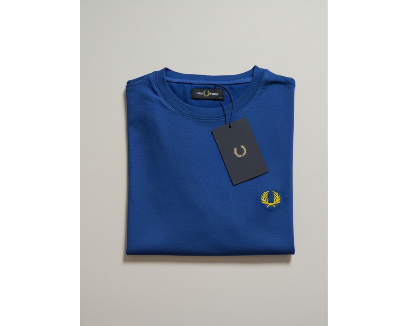 Camiseta Fred Perry - Azul Royal Logo Amarela - Egípcia