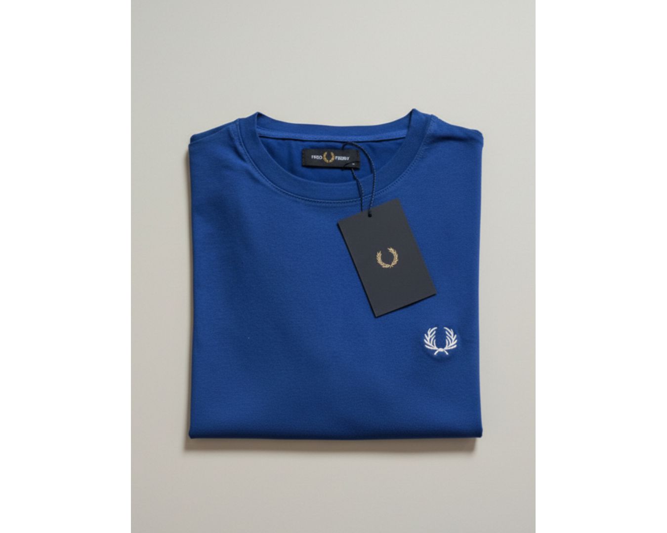 Camiseta Fred Perry - Azul Royal com logo Branca - Egípcia