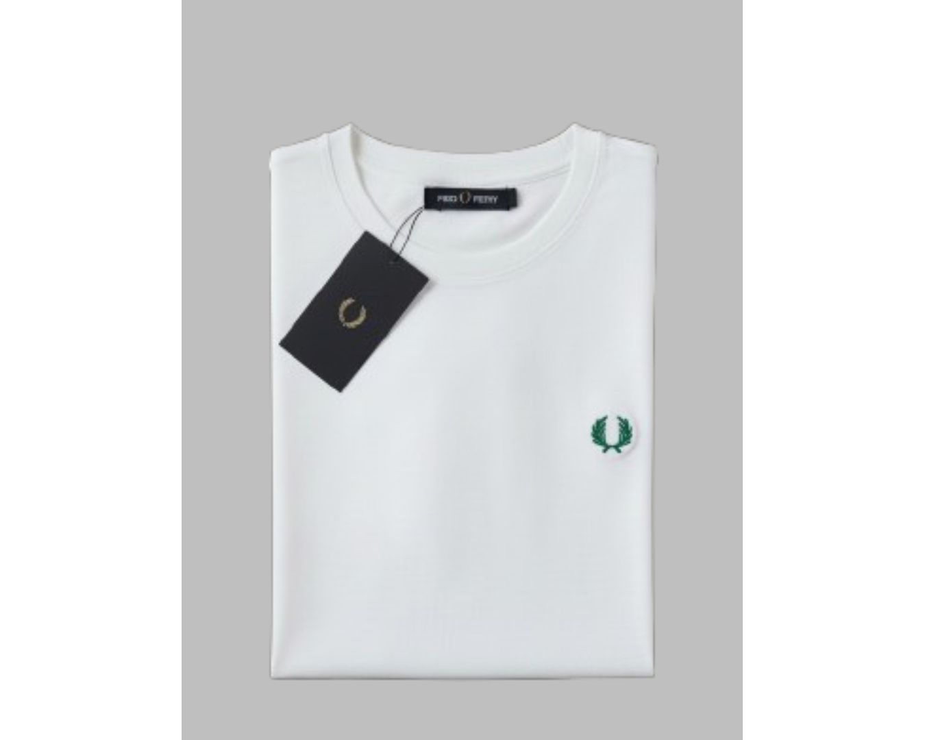 Camiseta Fred Perry - Branco com logo Verde - Egípcia