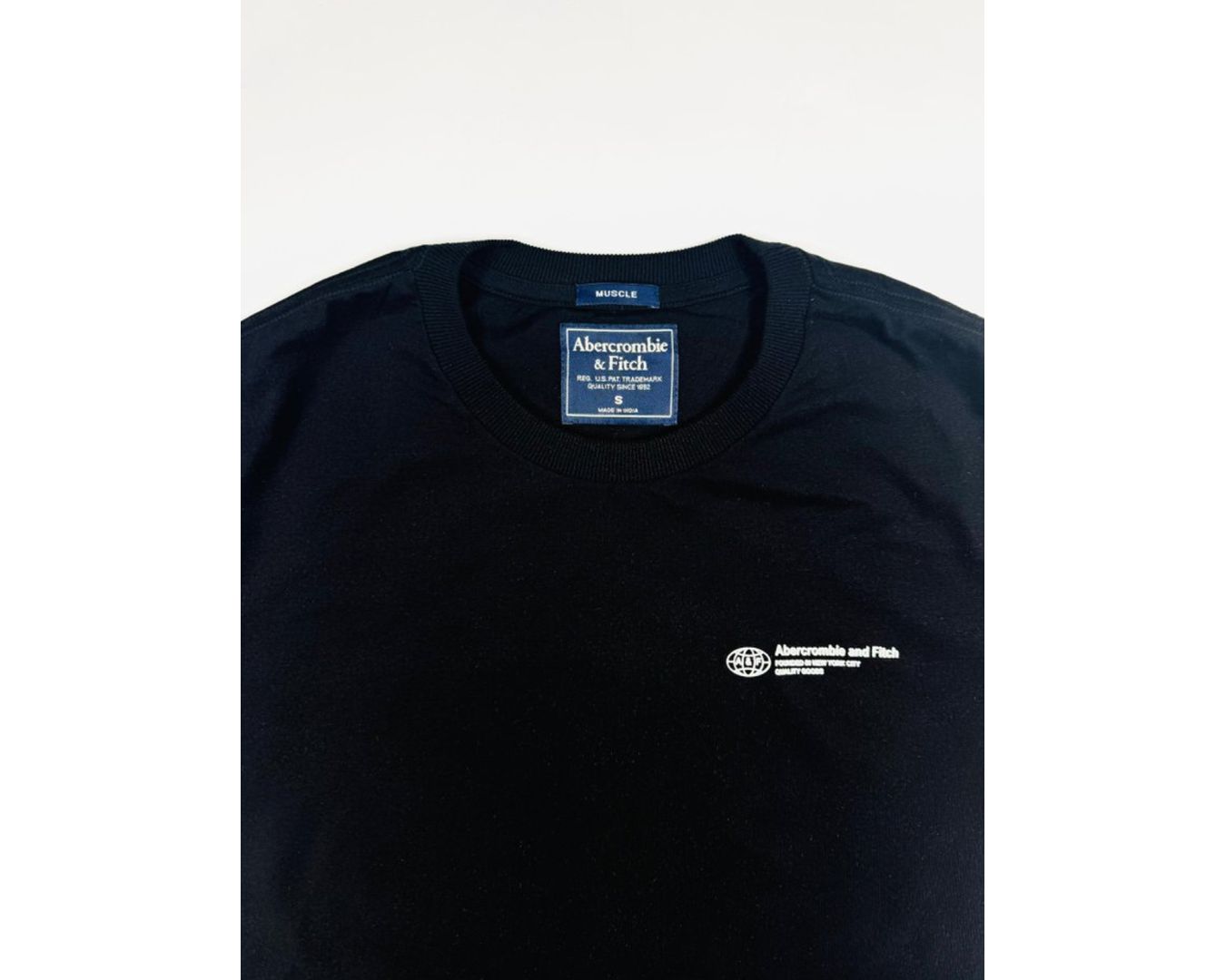 Camiseta Abercrombie - Preto - Peruana 