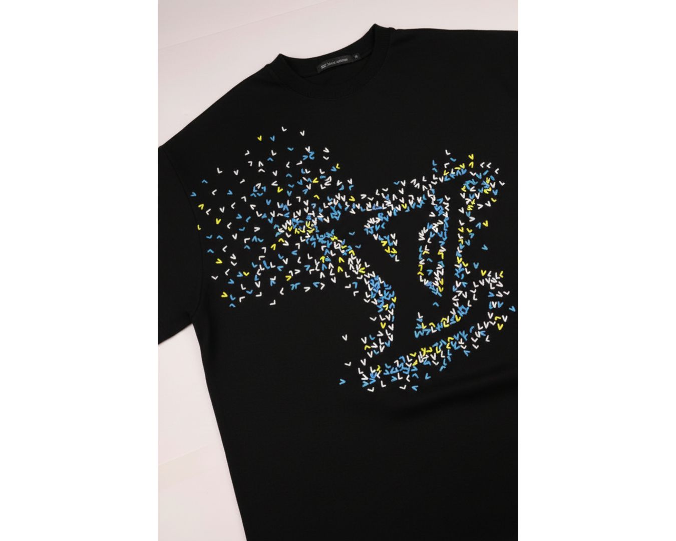 CAMISETA LV OVERSIZED PERFUMADA - PRETO 