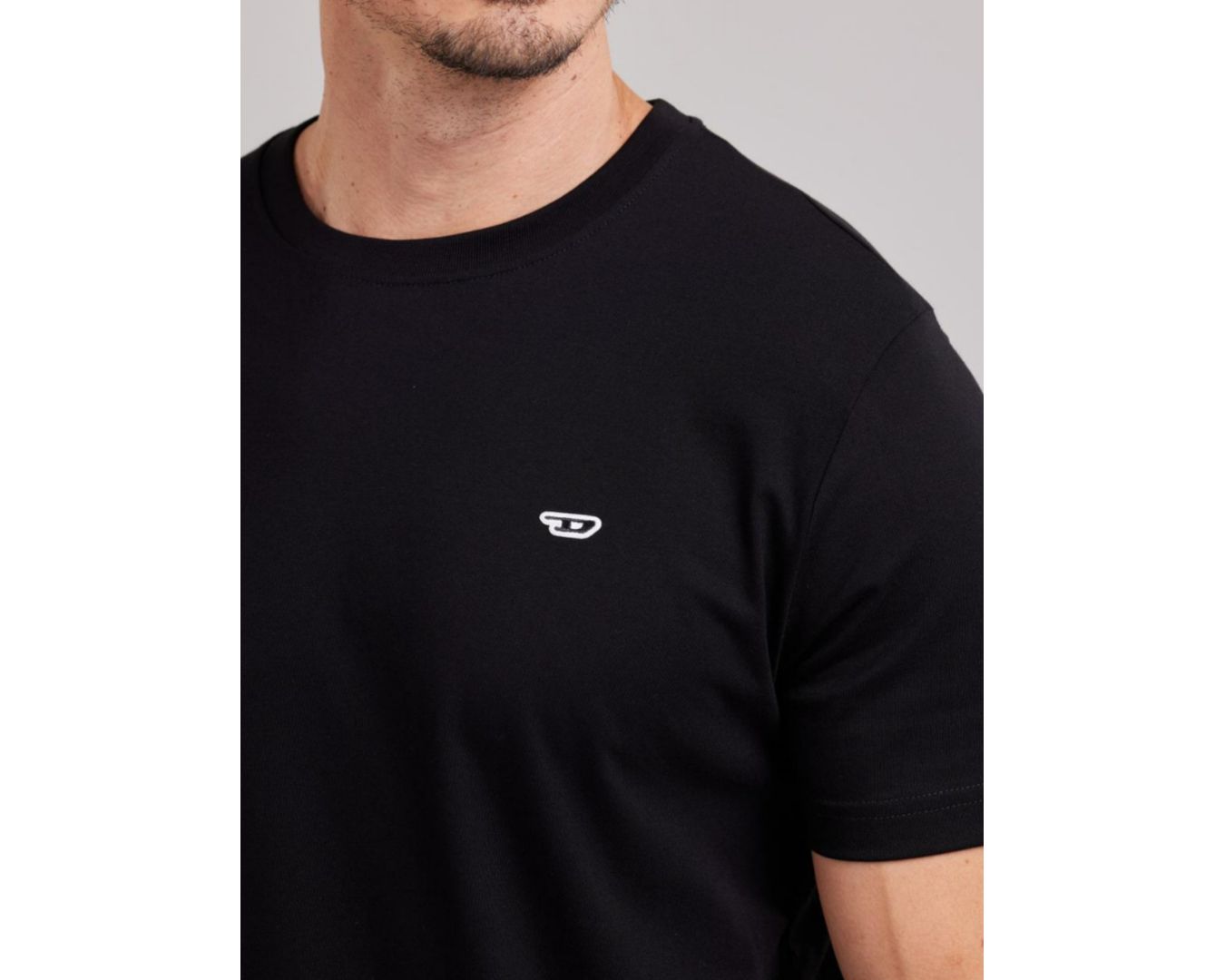 CAMISETA DIESEL - BRANCA COM A LOGO PRETA 
