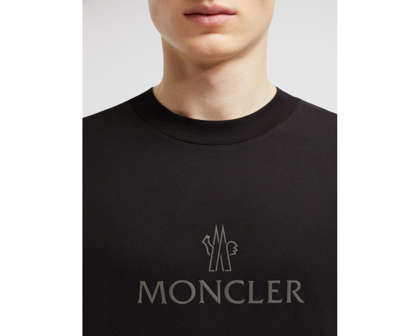 CAMISETA MONCLER - PRETA