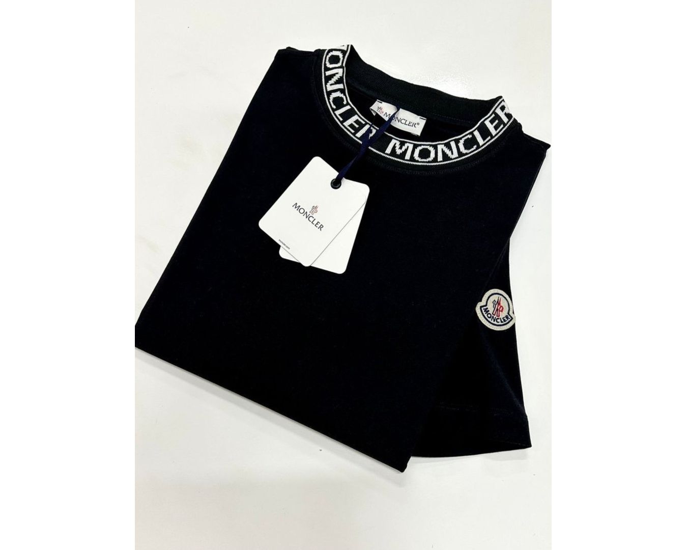 Camiseta Moncler - Preta - Chinesa 