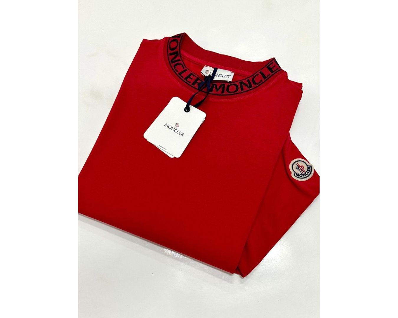 Camiseta Moncler - Vermelha - Chinesa 