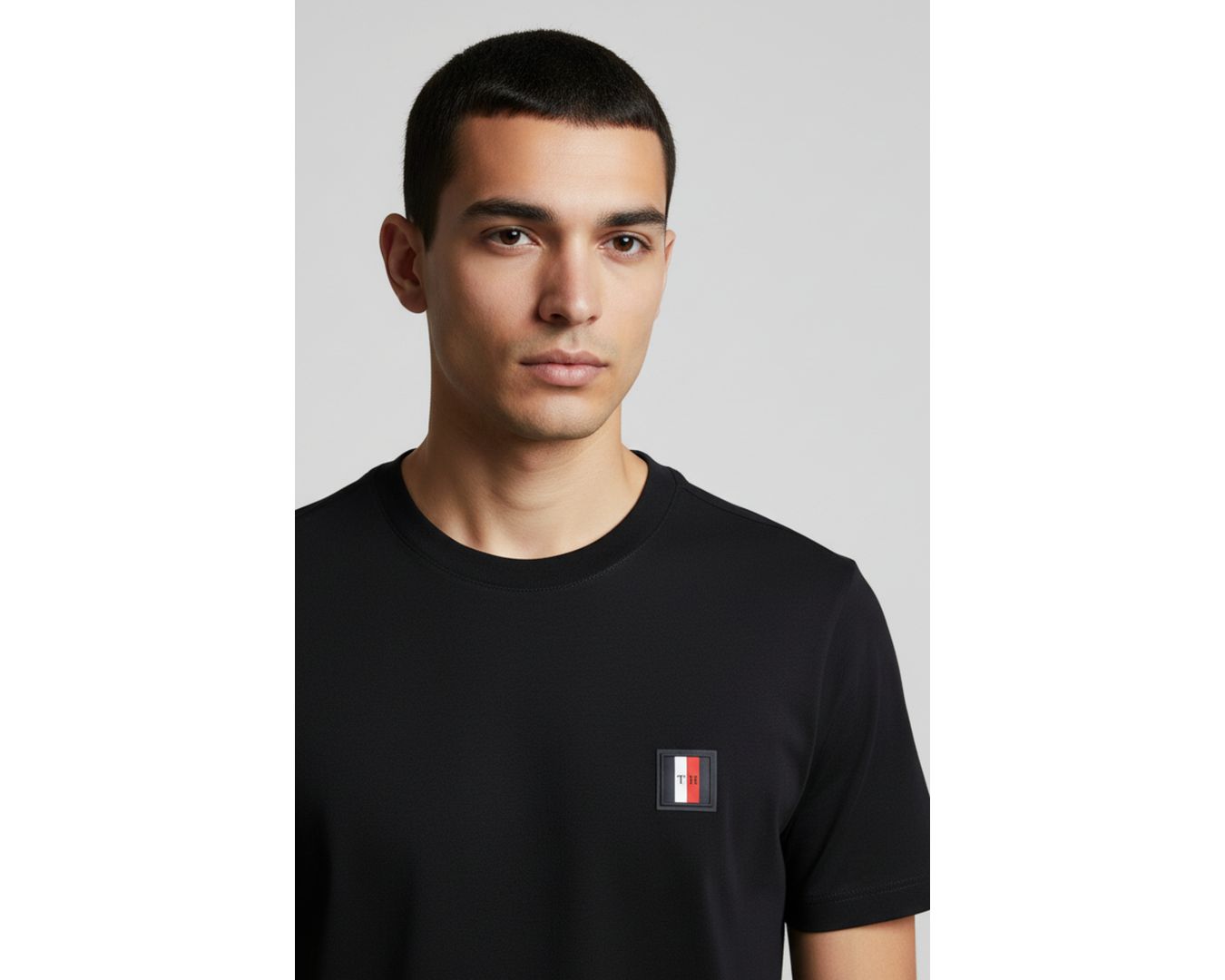 Camiseta Tommy Hilfiger - Preta