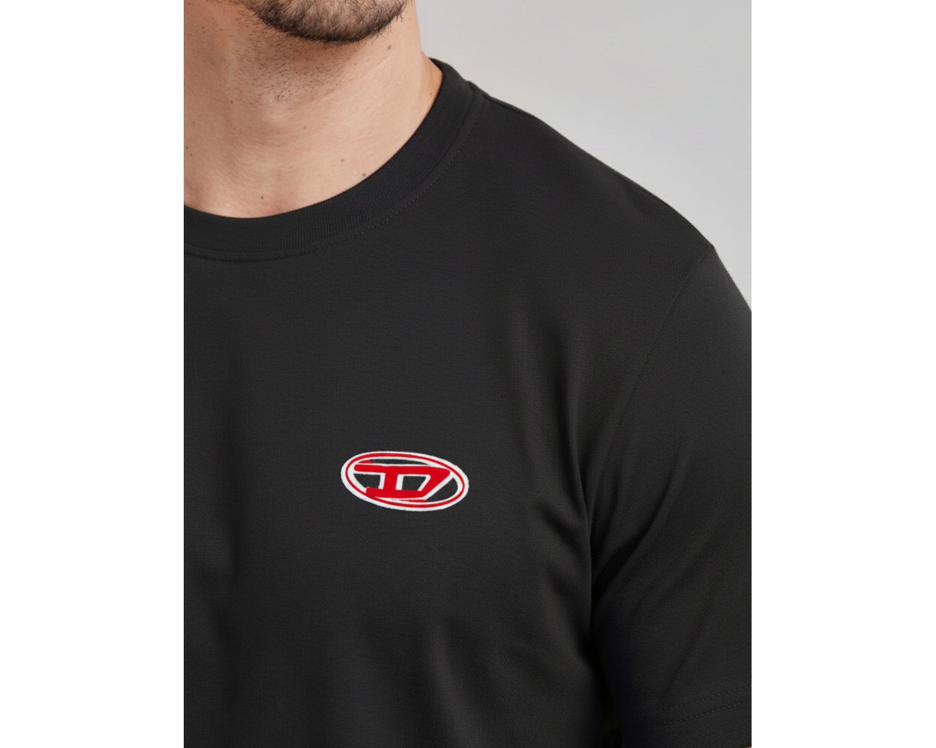 Camiseta Diesel Bordada- Preto