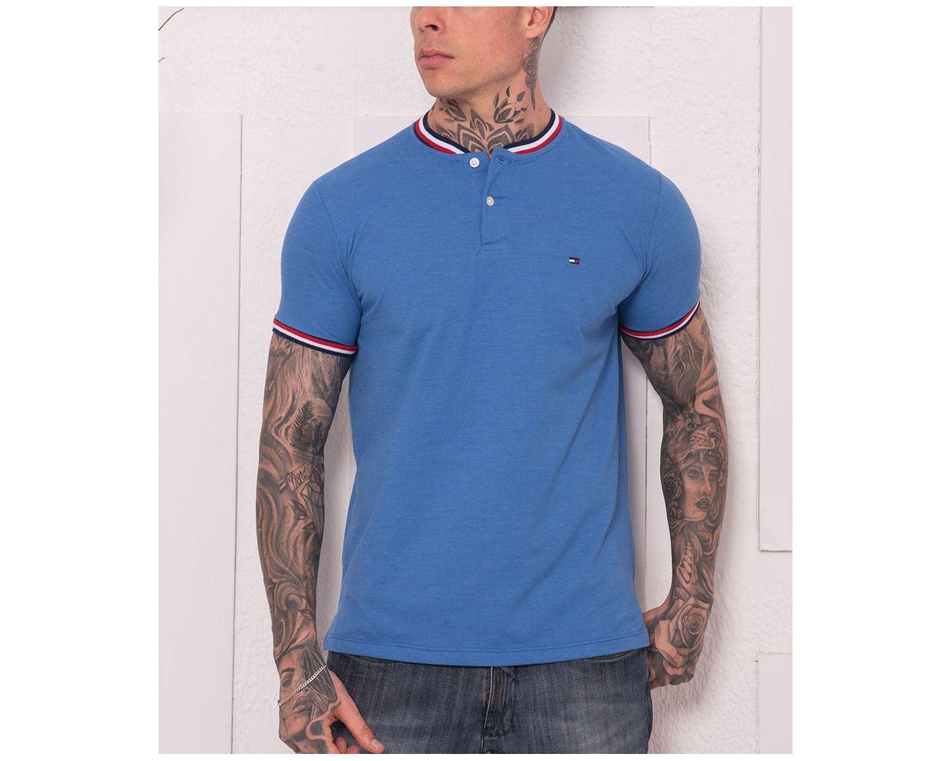 Camiseta Tommy Hilfiger - Gola Retilinea Tricolor 