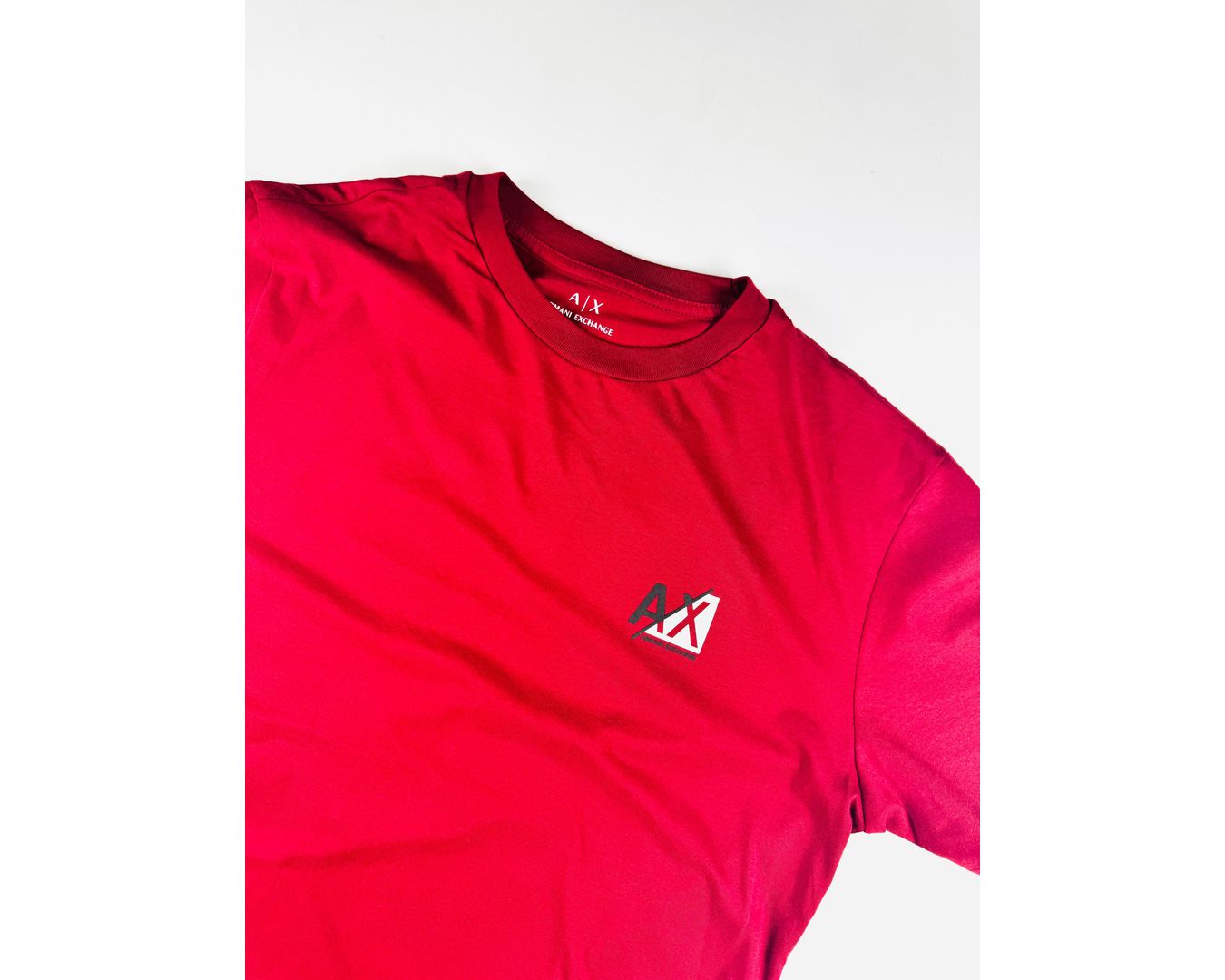 Camiseta Armani -vermelha