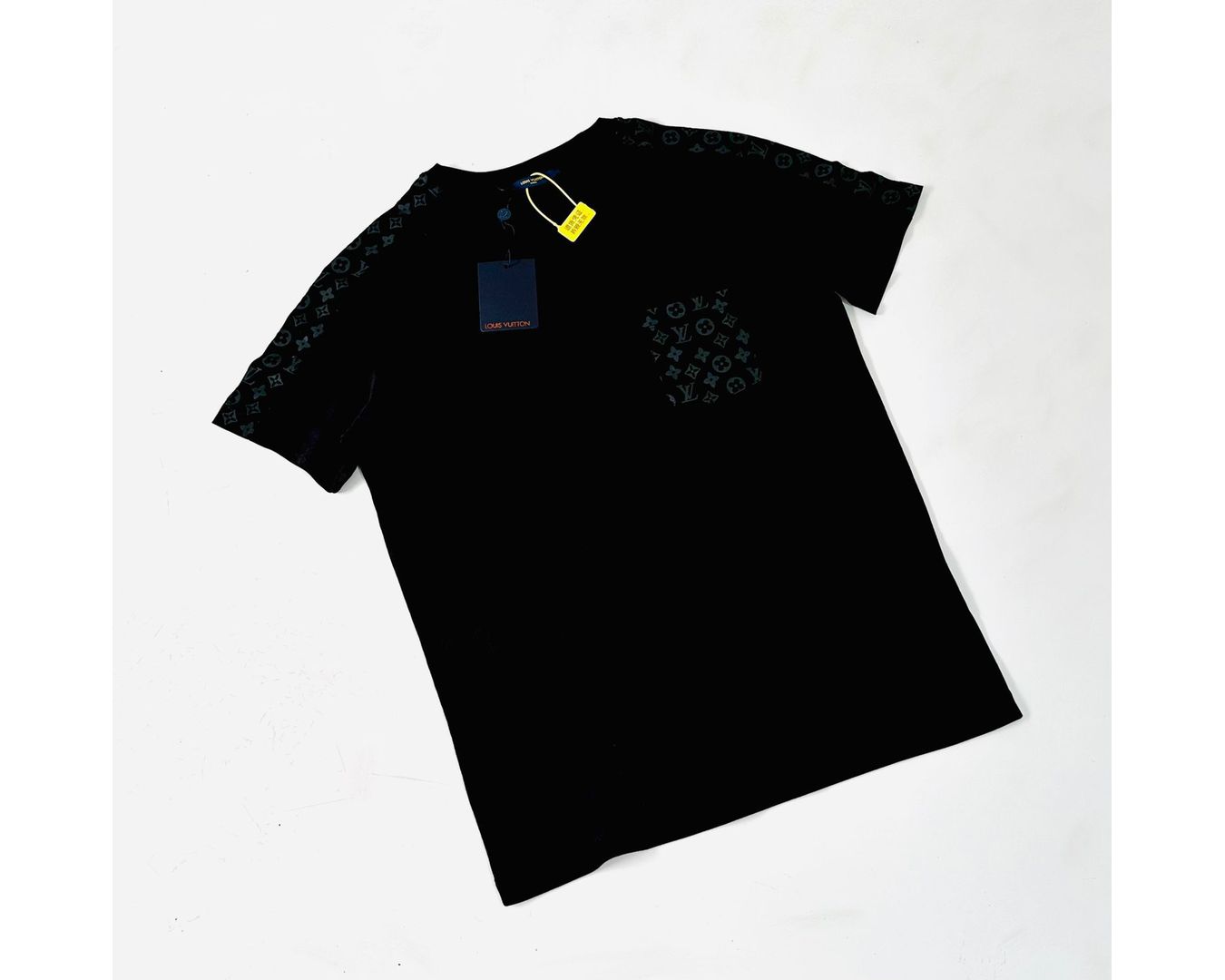 Camiseta Louis Vuitton Bolso - Preta - Chinesa 