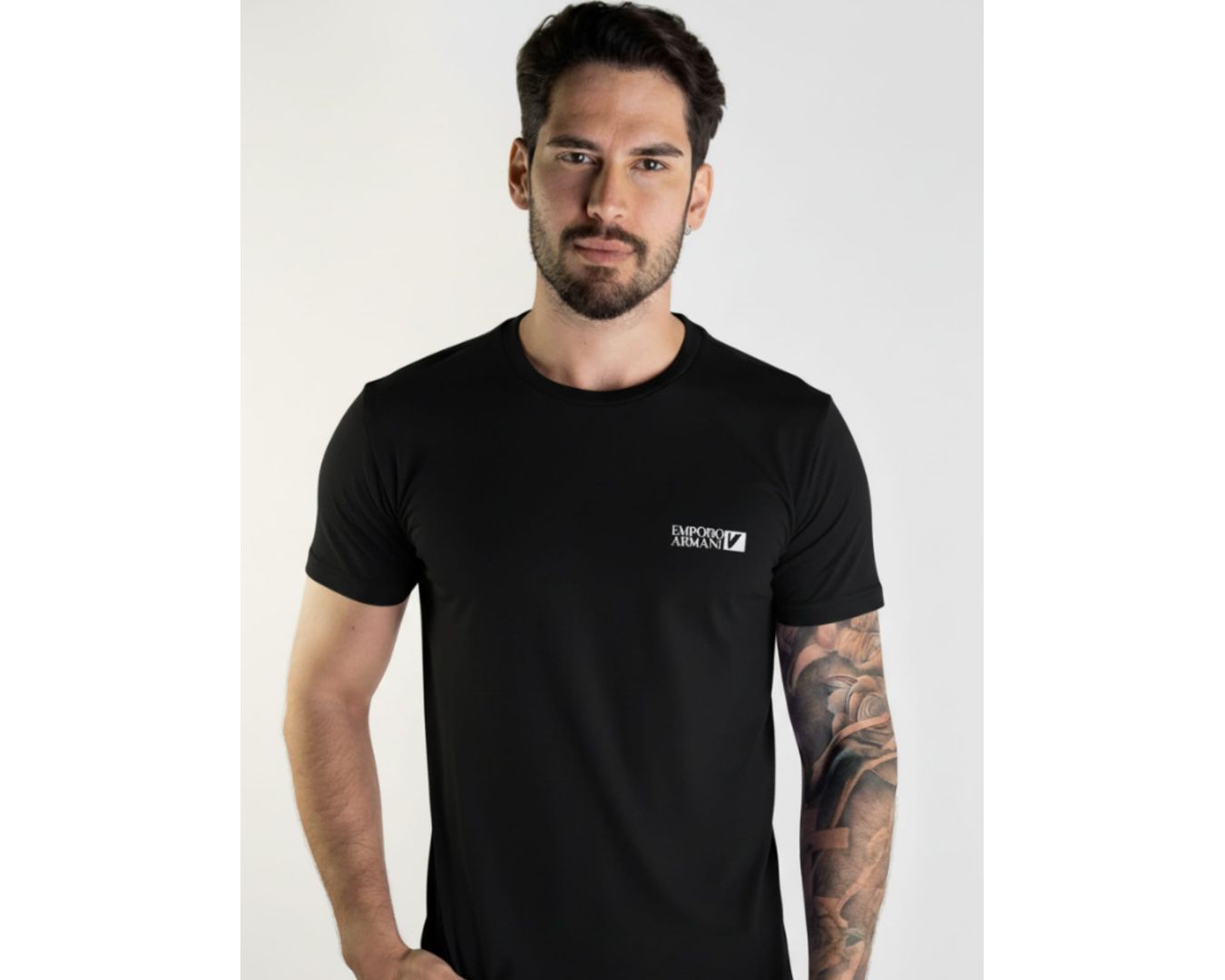 Camiseta Básica Armani - preta - Egipcia