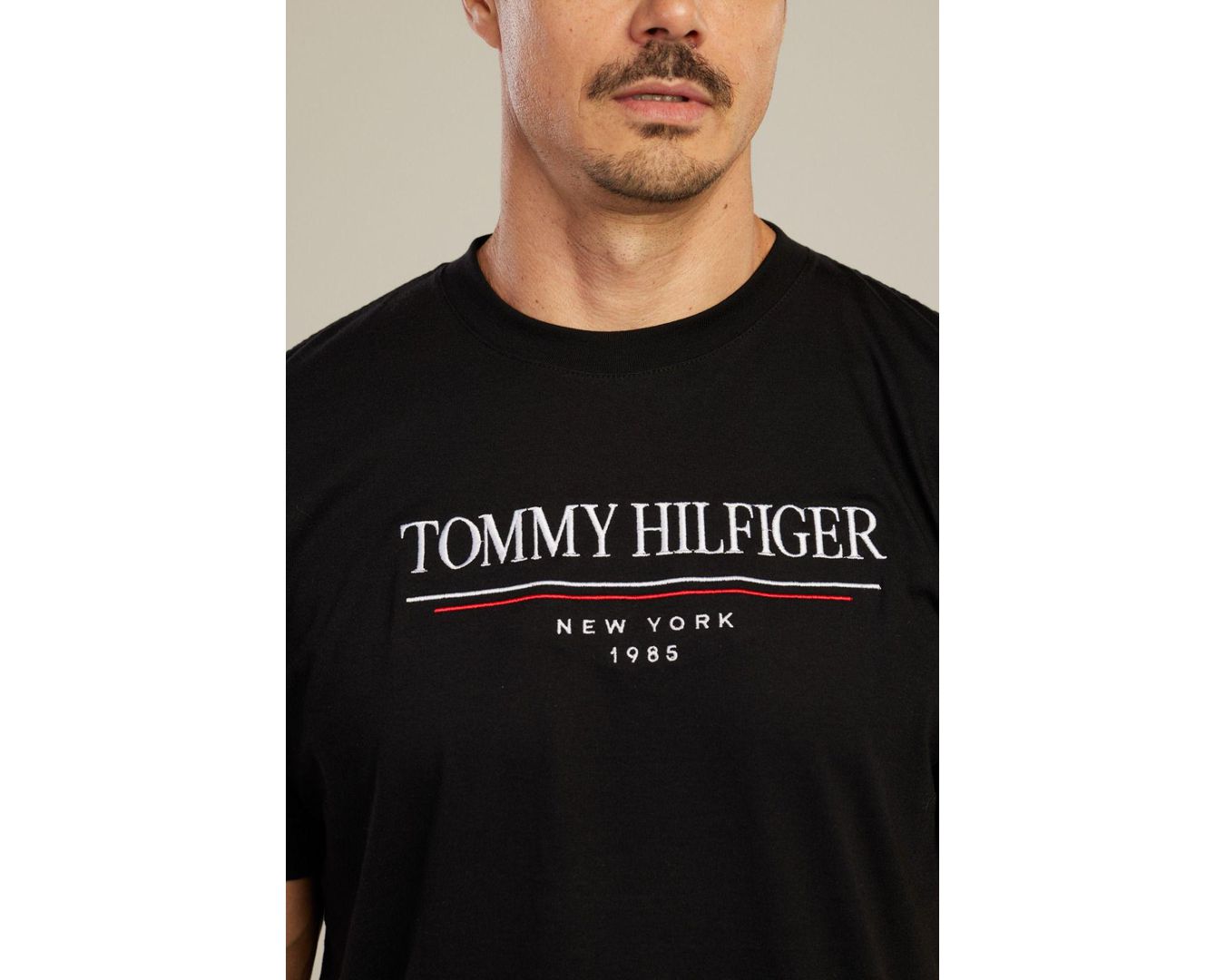 Camiseta Tommy Hilfiger Preta