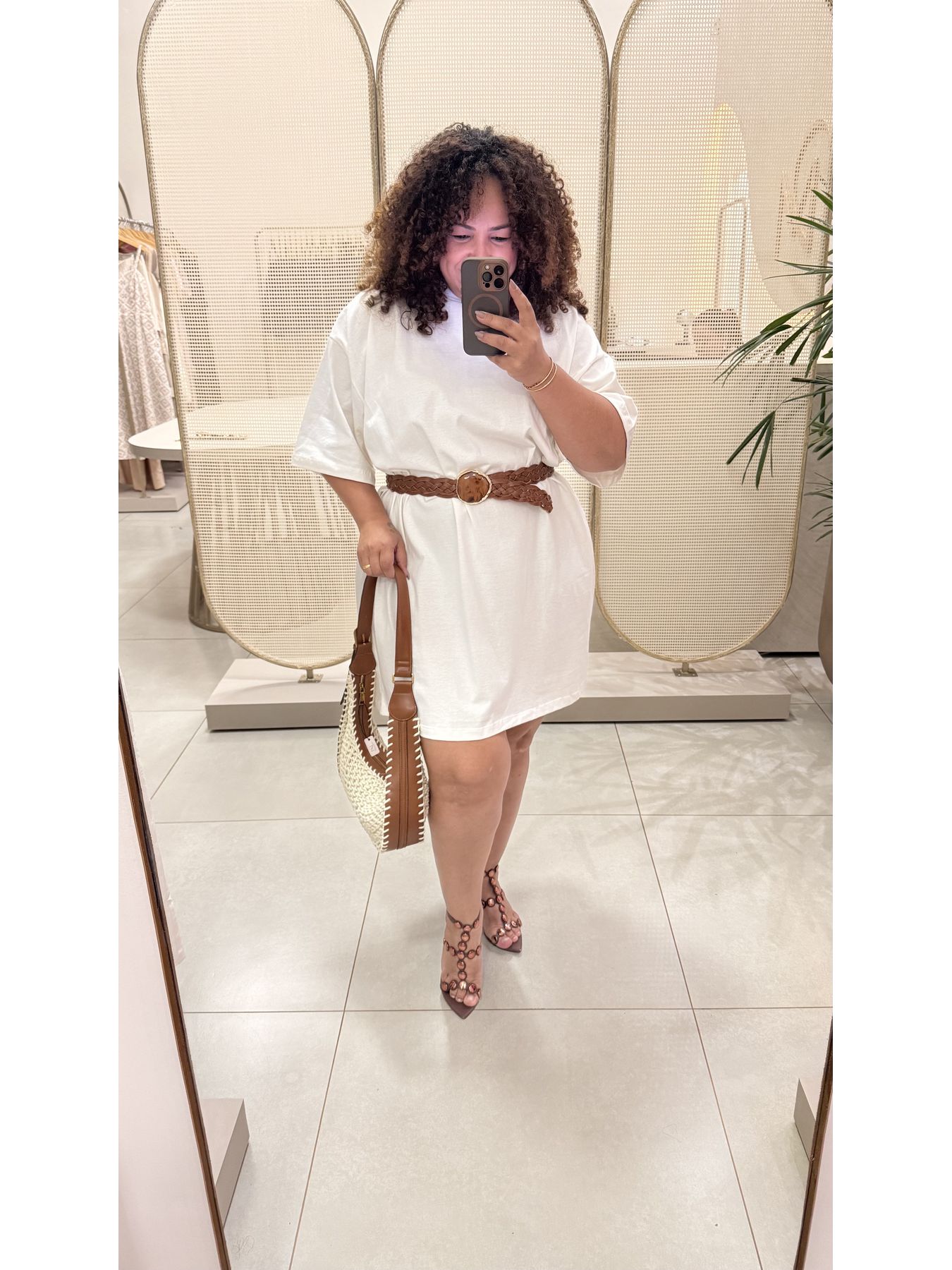 VESTIDO CAMISETÃO - OFF - Di Miranda Curvy
