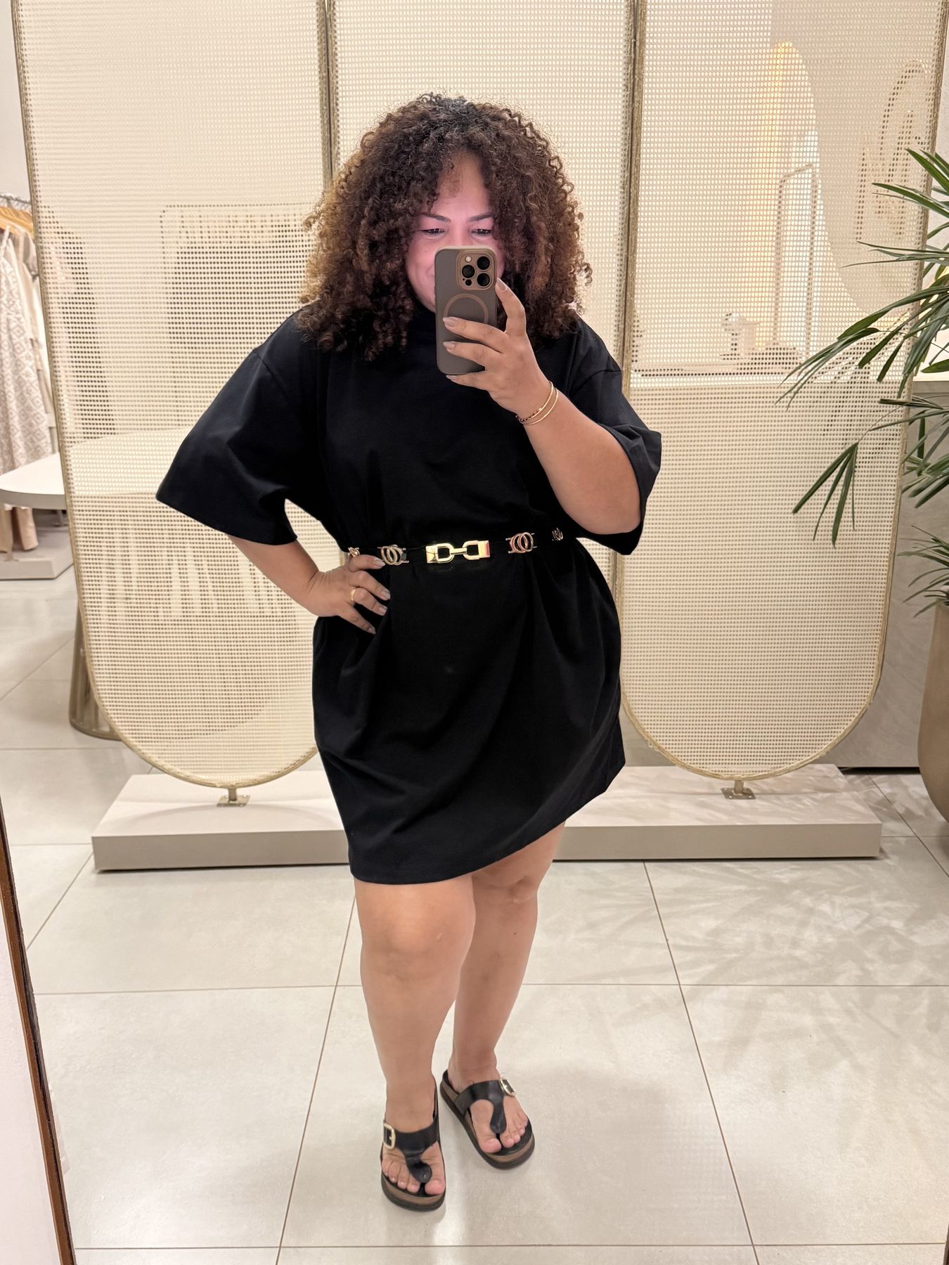 VESTIDO CAMISETÃO - PRETO - Di Miranda Curvy