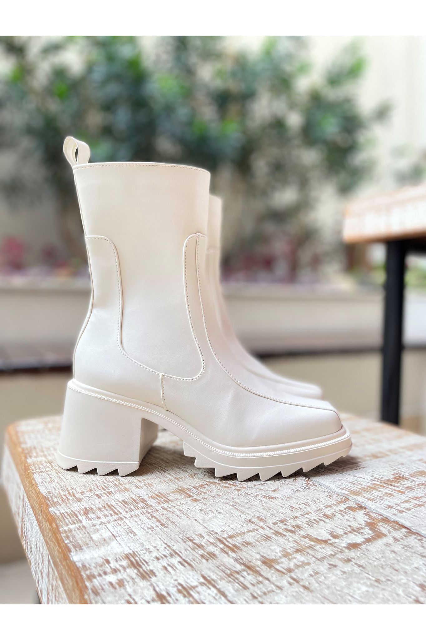 Bota Susan Off White AMAVIE SAPATOS