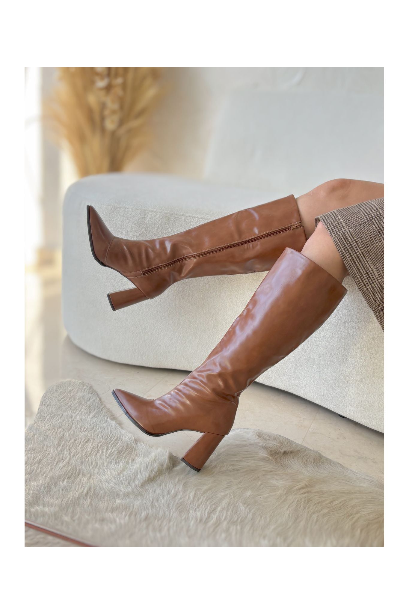 Bota Antônia Marrom Nogueira