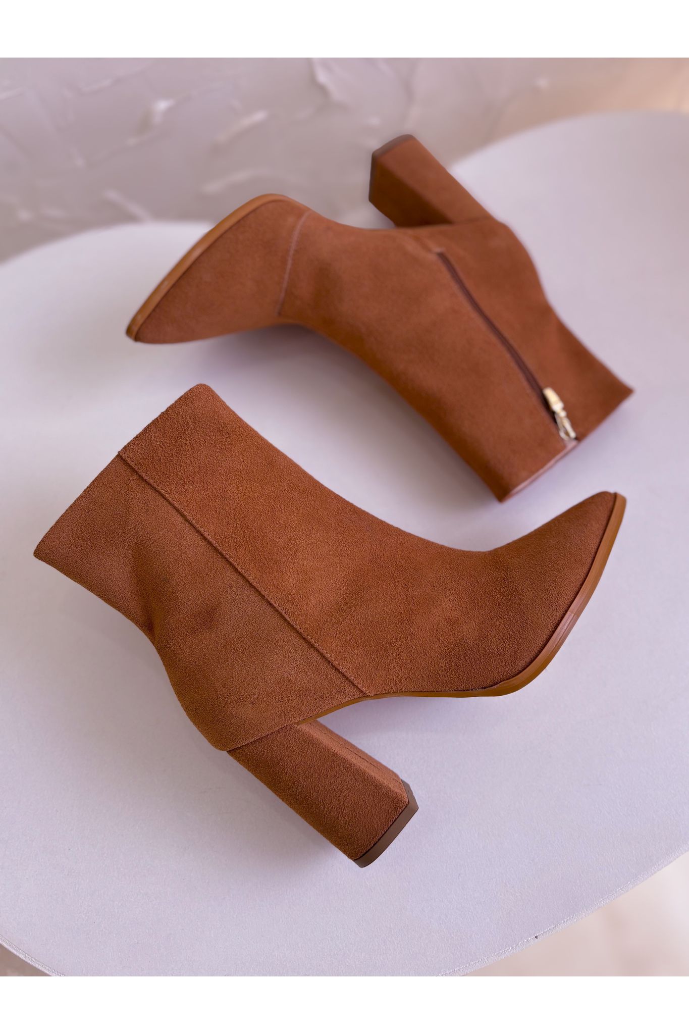 Bota Teodora Caramelo - Couro Camurça