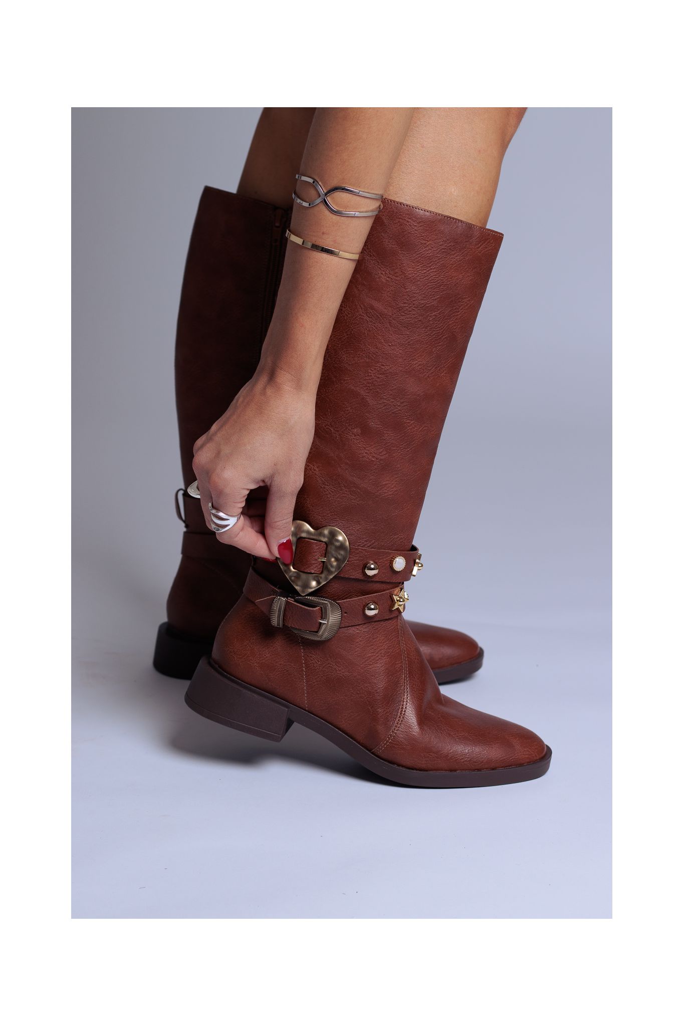 Bota Naomi Marrom