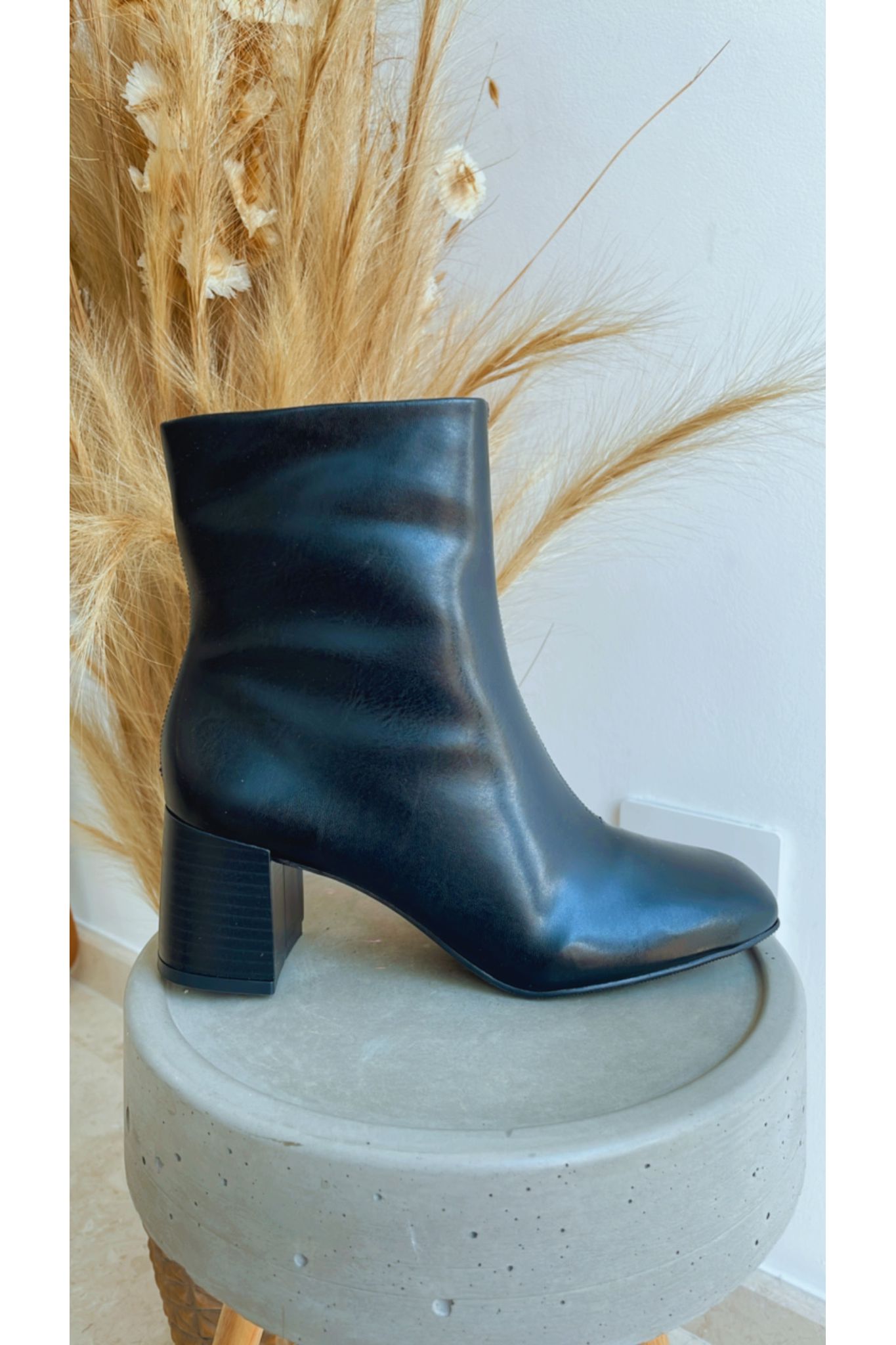 Bota Sabine Preta Salto Fachete