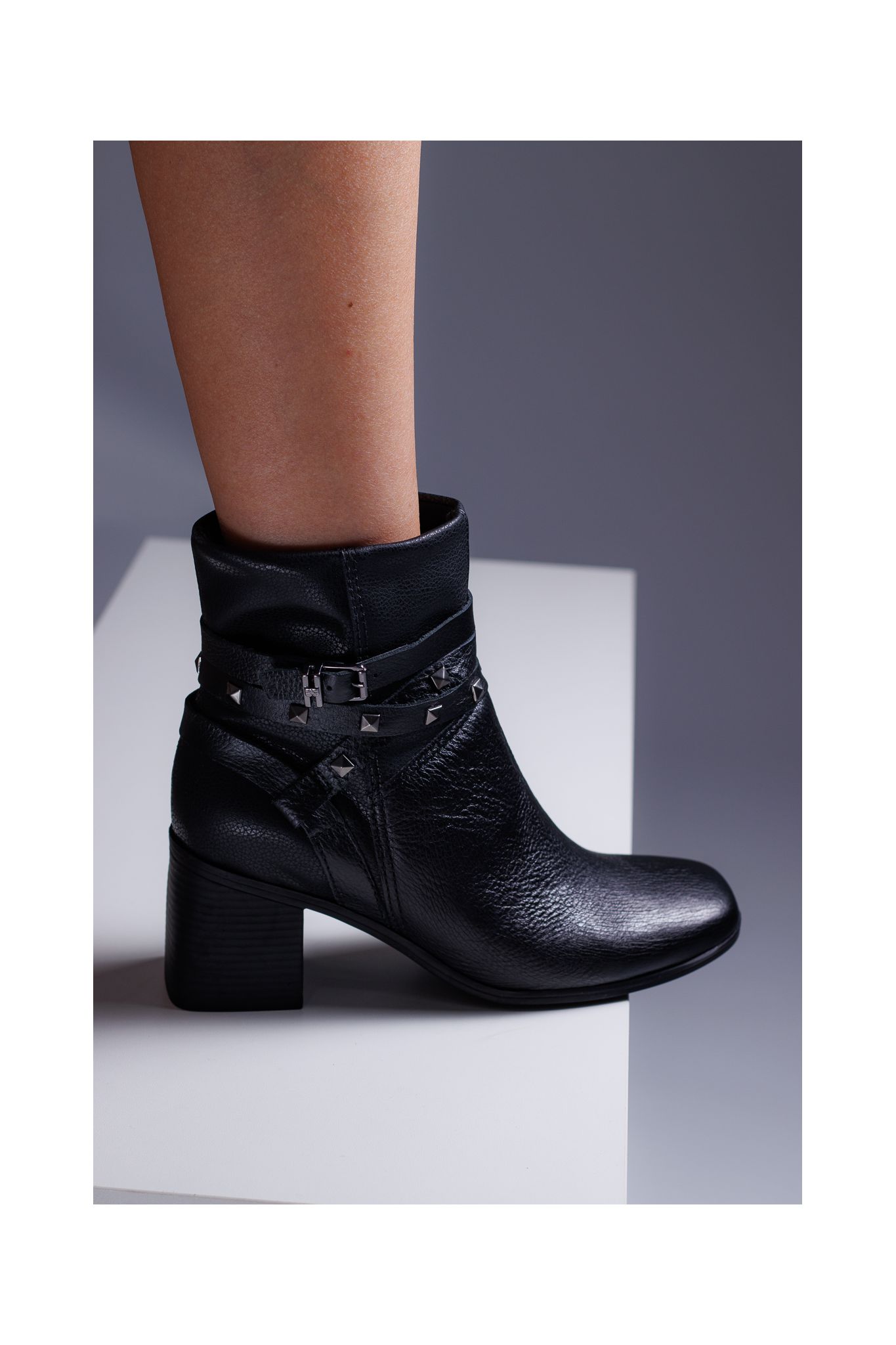 Bota Madeline Preta