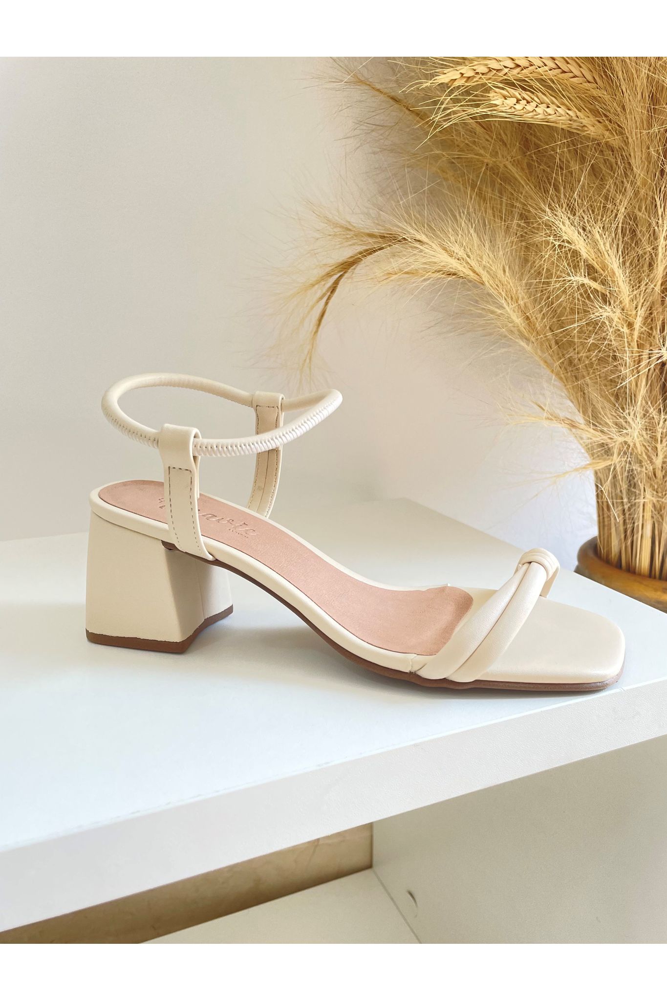 Sandália Helo Off White