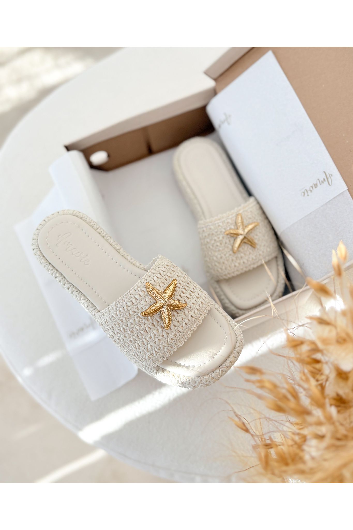 Flat Noronha Off White