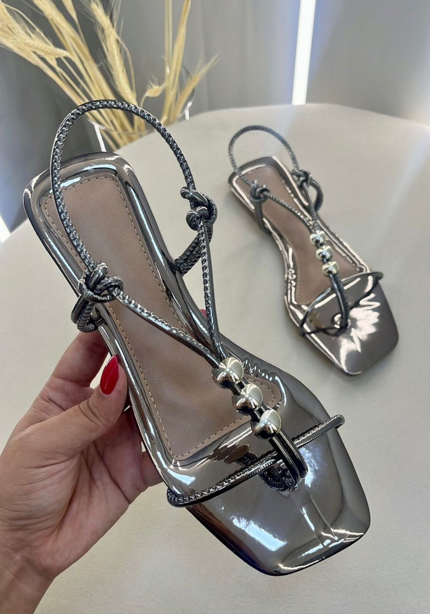 Sandália Rasteira Lisboa Onix - PEGADA DA ONÇA 