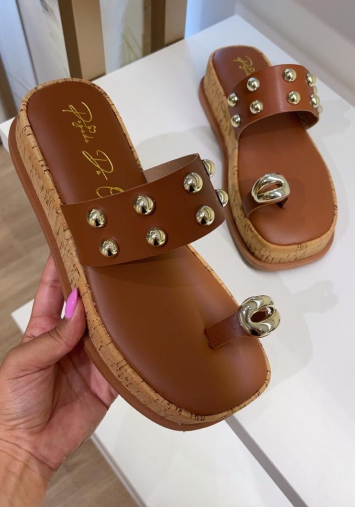 Flat Lais Caramelo - PEGADA DA ONÇA 