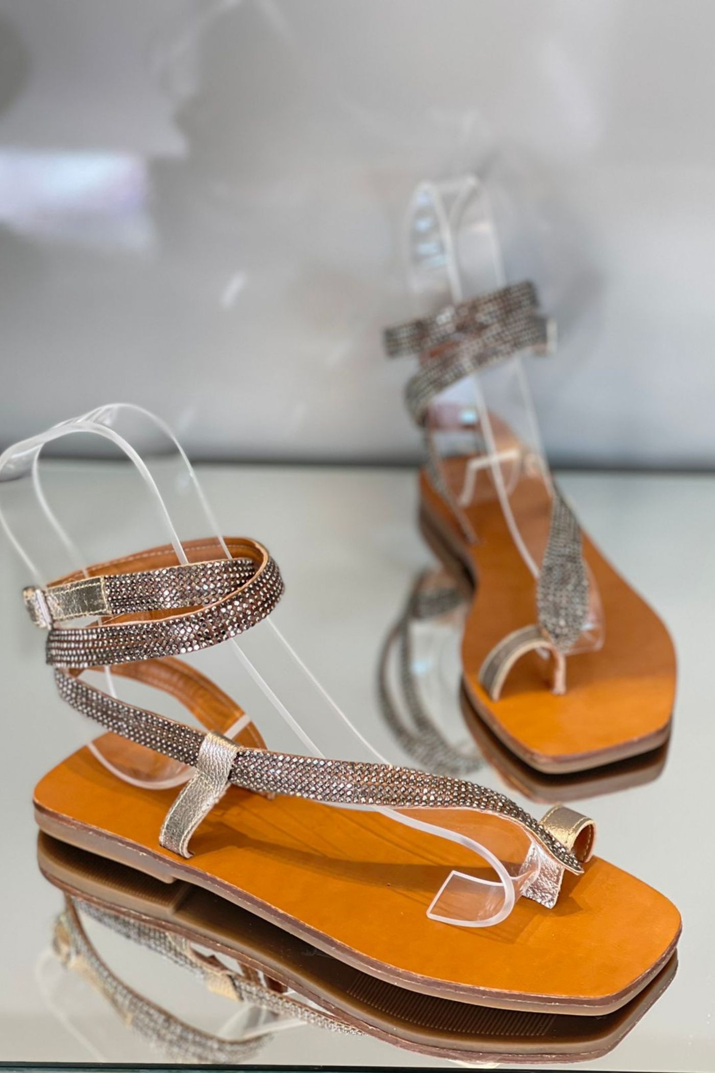 Sandalia tira strass onix - ATÍPICA CALÇADOS